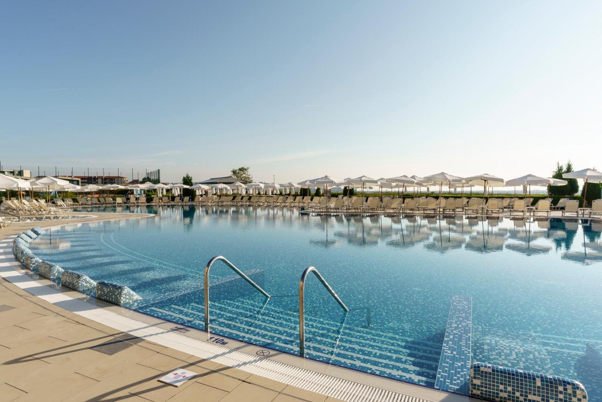 Hotel Alua Helios Bay à Obzor Extérieur photo
