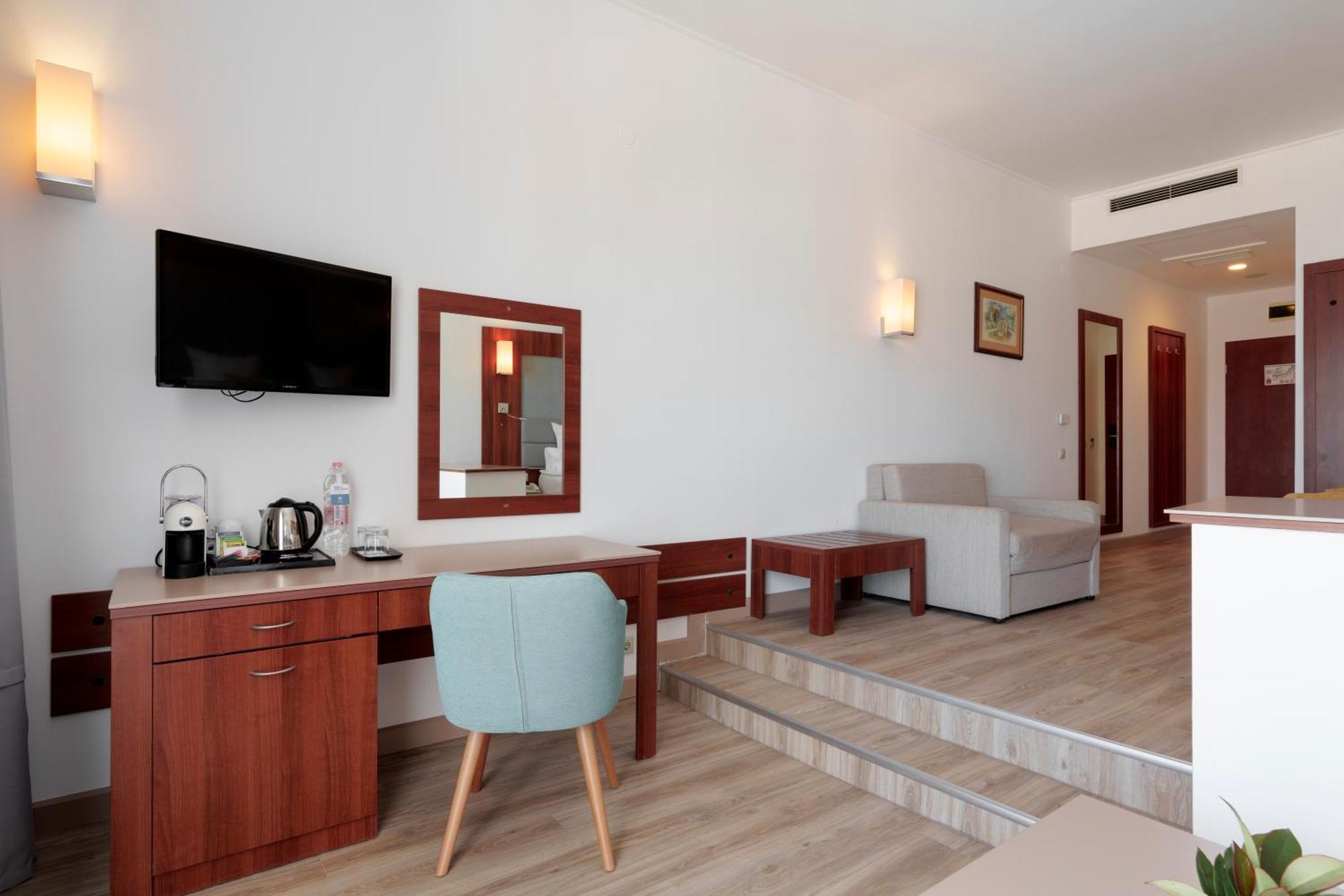 Hotel Alua Helios Bay à Obzor Extérieur photo