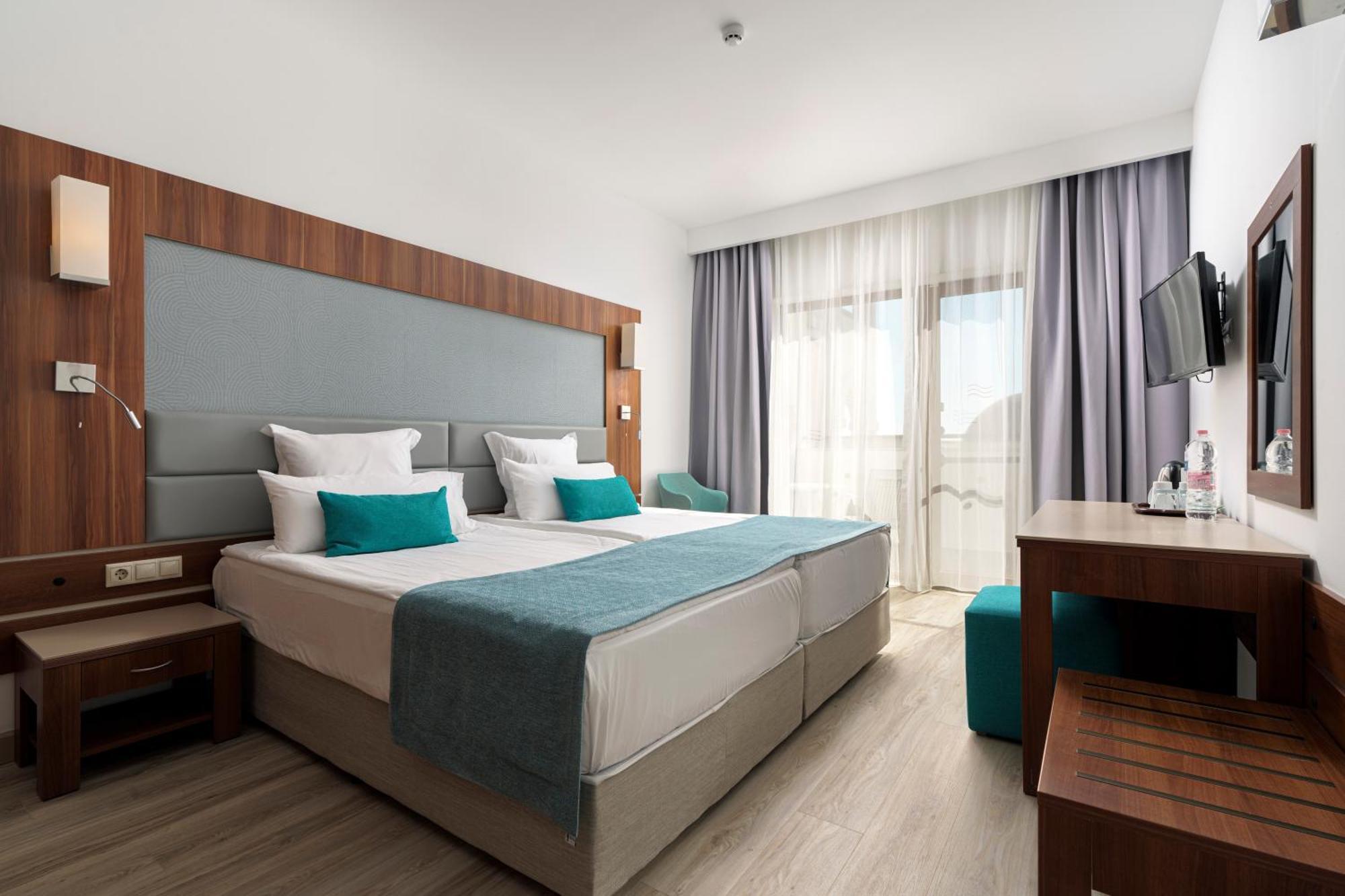 Hotel Alua Helios Bay à Obzor Extérieur photo