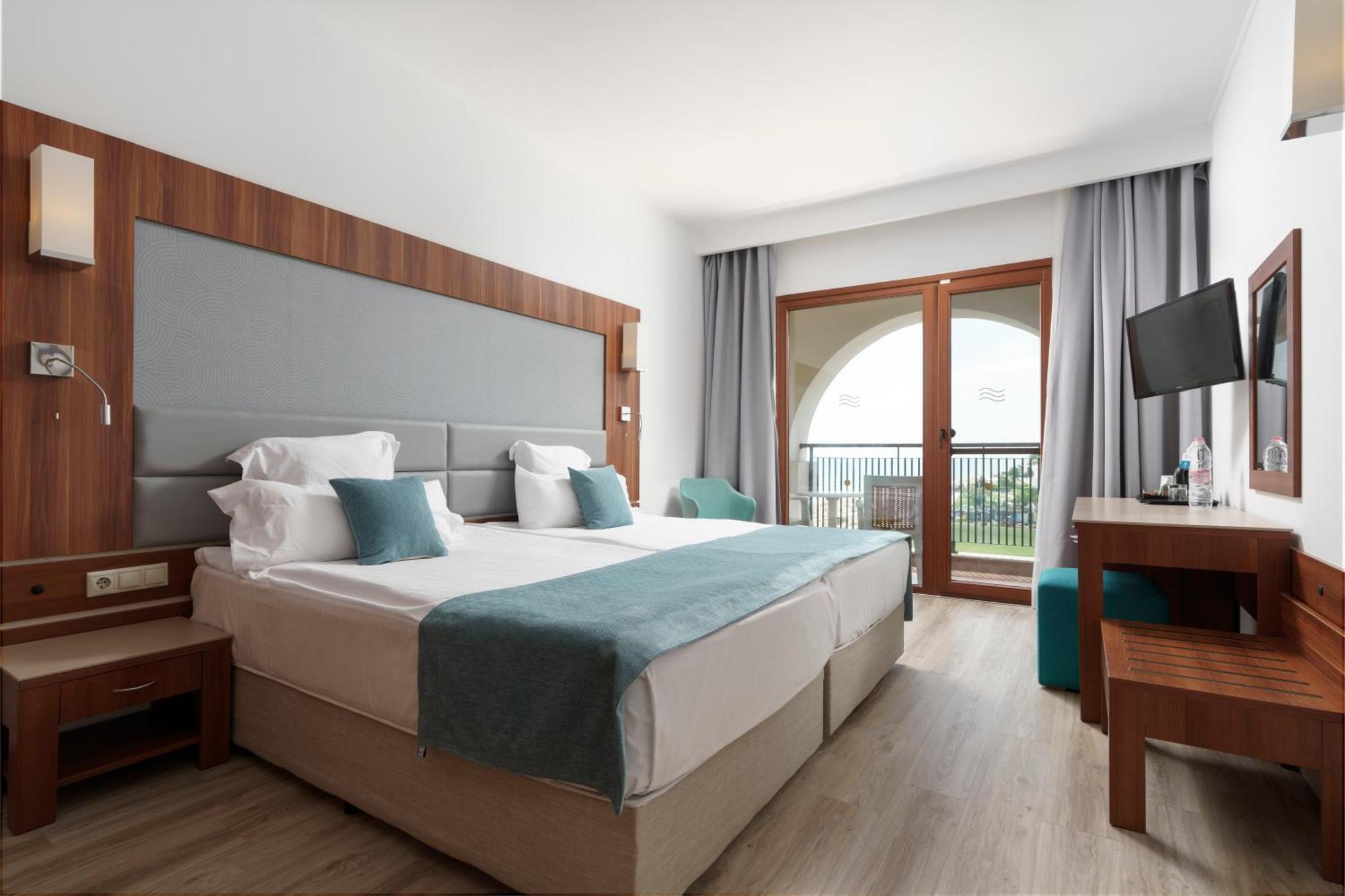 Hotel Alua Helios Bay à Obzor Extérieur photo