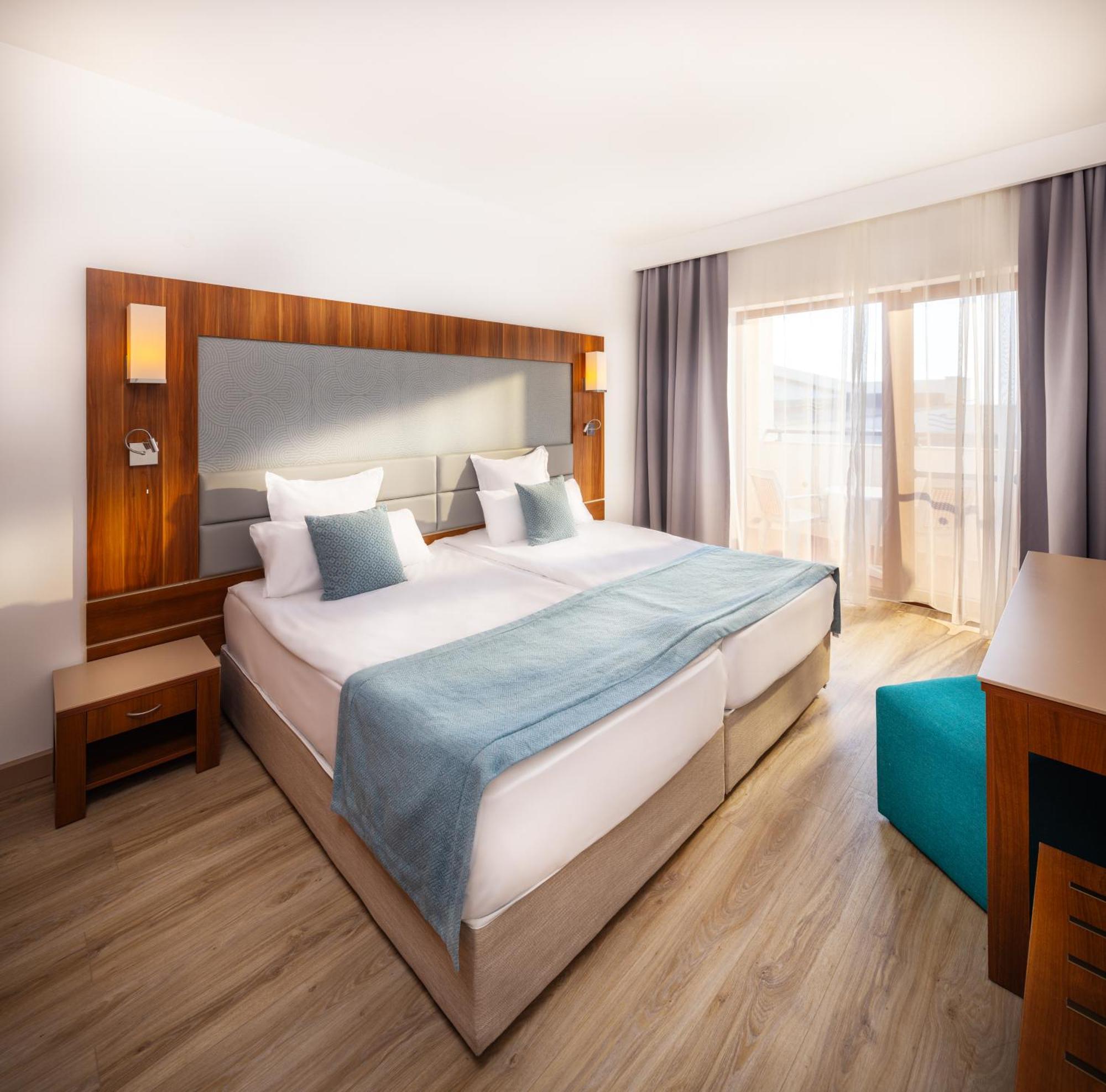 Hotel Alua Helios Bay à Obzor Extérieur photo